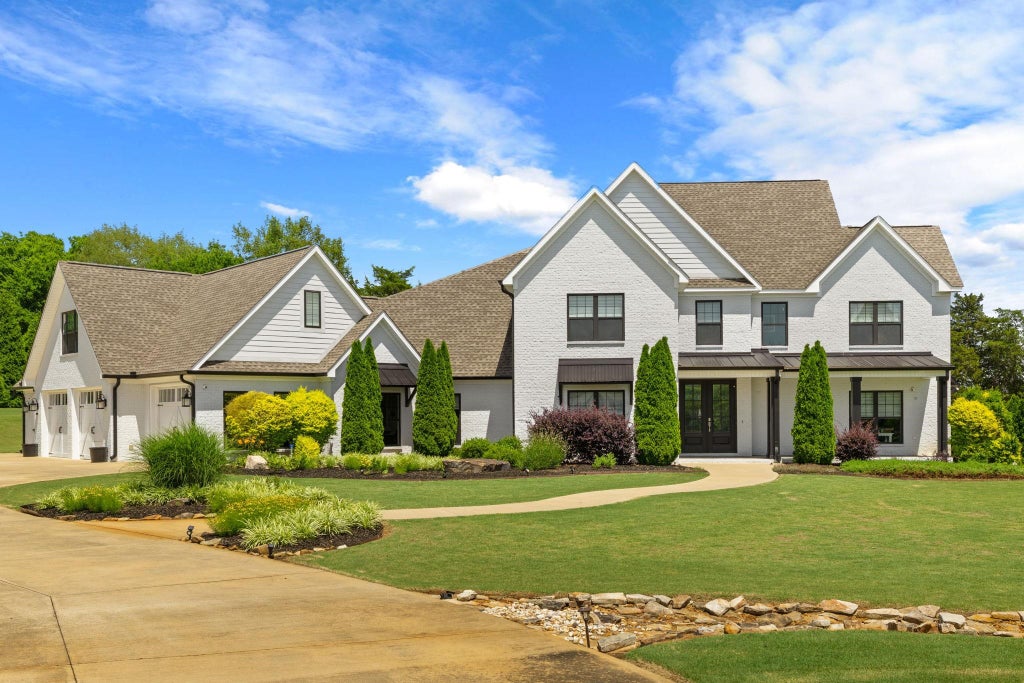 Photo of 43 Gallatin Way, Florence, AL 35634 (MLS # 529527)