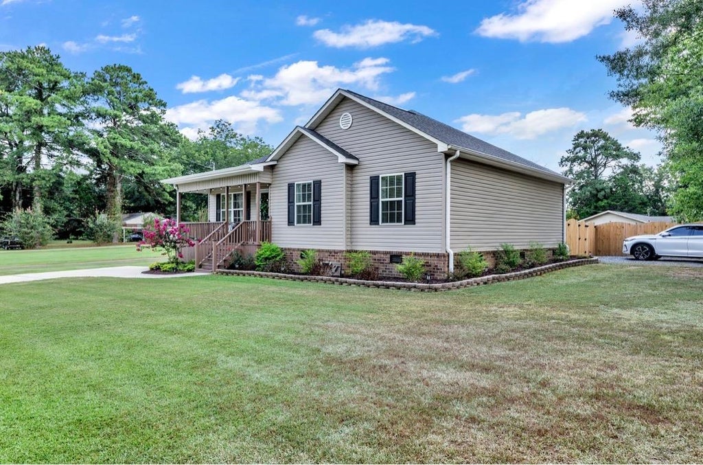Photo of 1342 11th St SE, Cullman, AL 35055 (MLS # 531341)