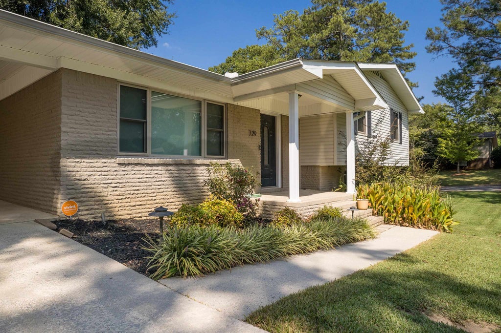 Photo of 729 Scenic Dr NE, Cullman, AL 35055 (MLS # 531066)