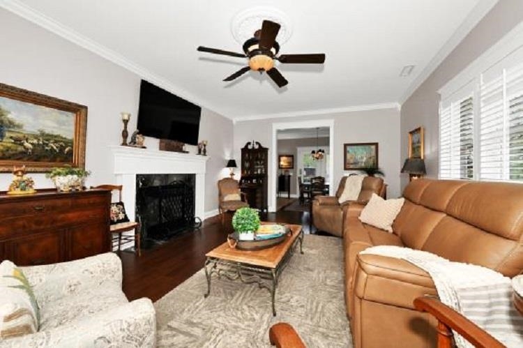 1701 Wellington Cir SW