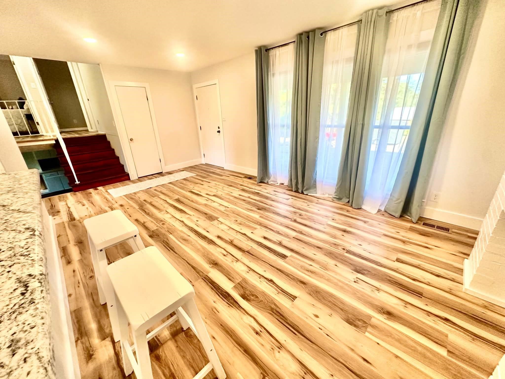 2237 Randolph St - Photo 3