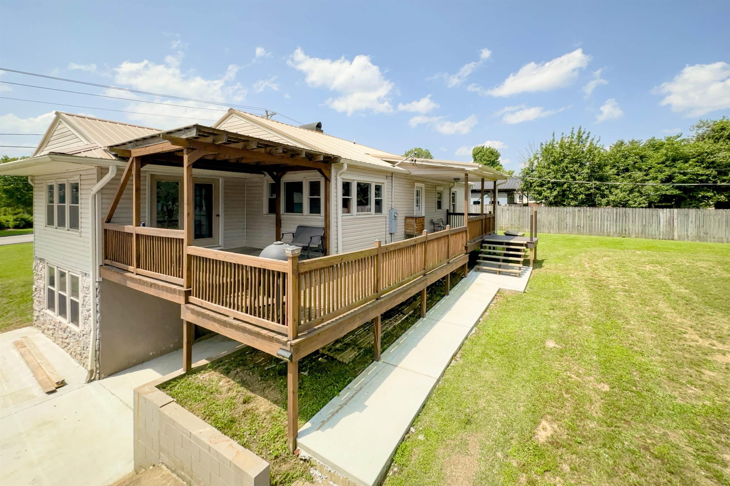 1215 Lessman St SW