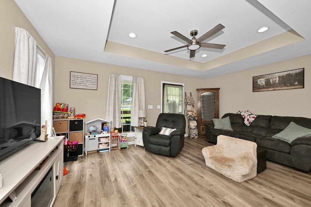 Photo of 717 Co Rd 794, Holly Pond, AL 35083 (MLS # 530083)