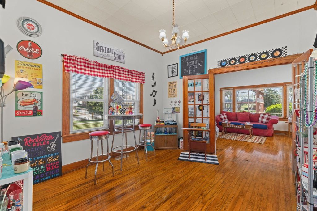 Photo of 215 S Military Ave, Lawrenceburg, TN 38464 (MLS # 529436)