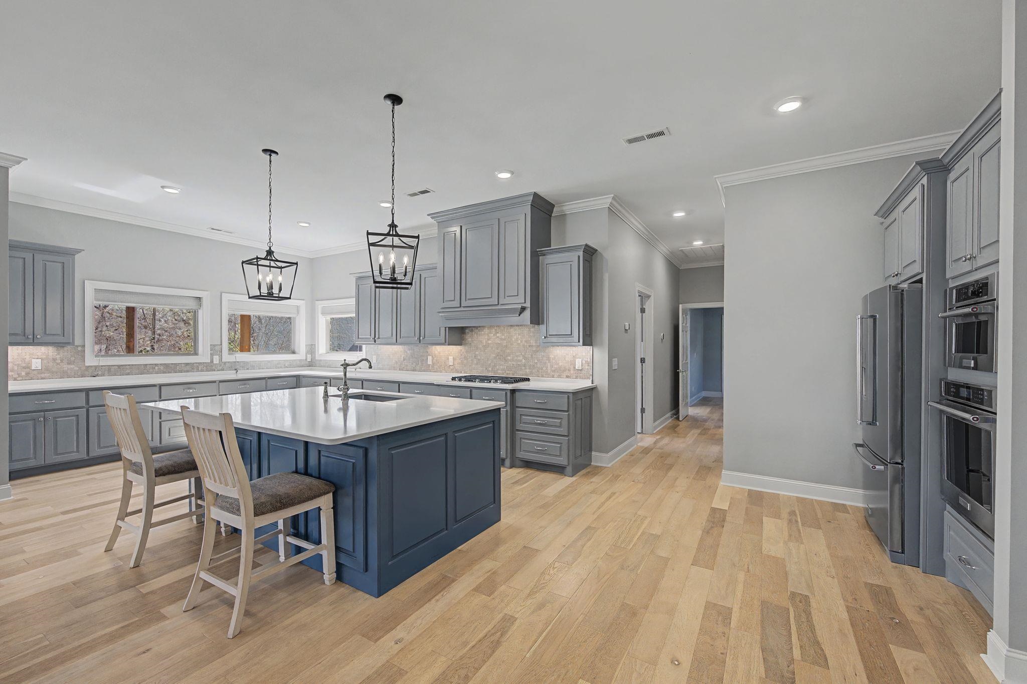 Florence, Alabama, 35634, United States, 3 Bedrooms Bedrooms, ,4 BathroomsBathrooms,Residential,Active,2022990