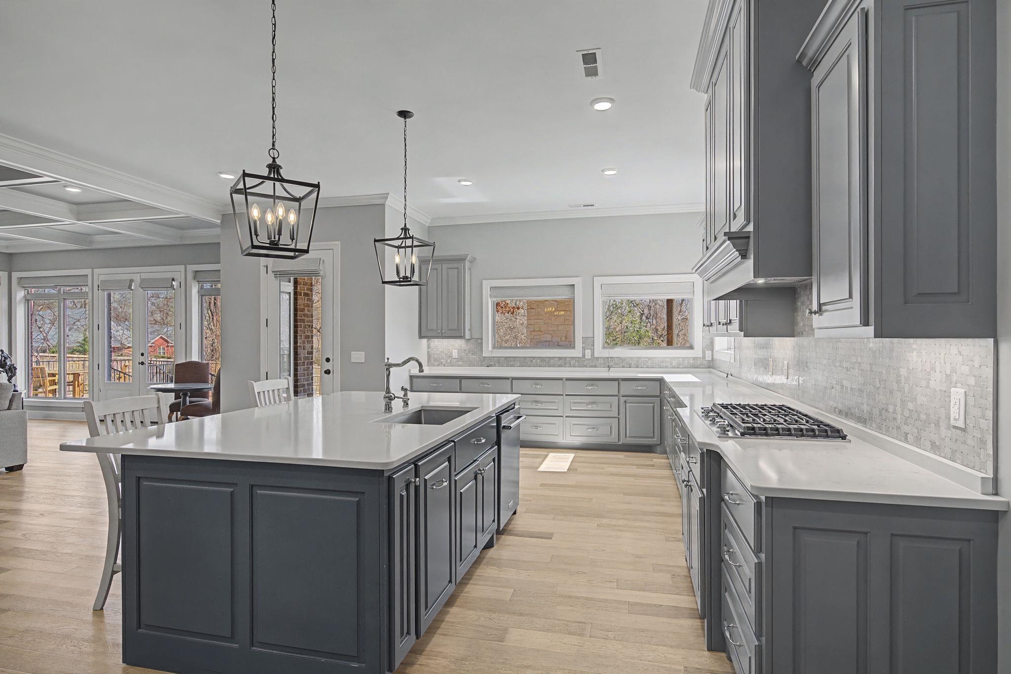 Florence, Alabama, 35634, United States, 3 Bedrooms Bedrooms, ,4 BathroomsBathrooms,Residential,Active,2022990