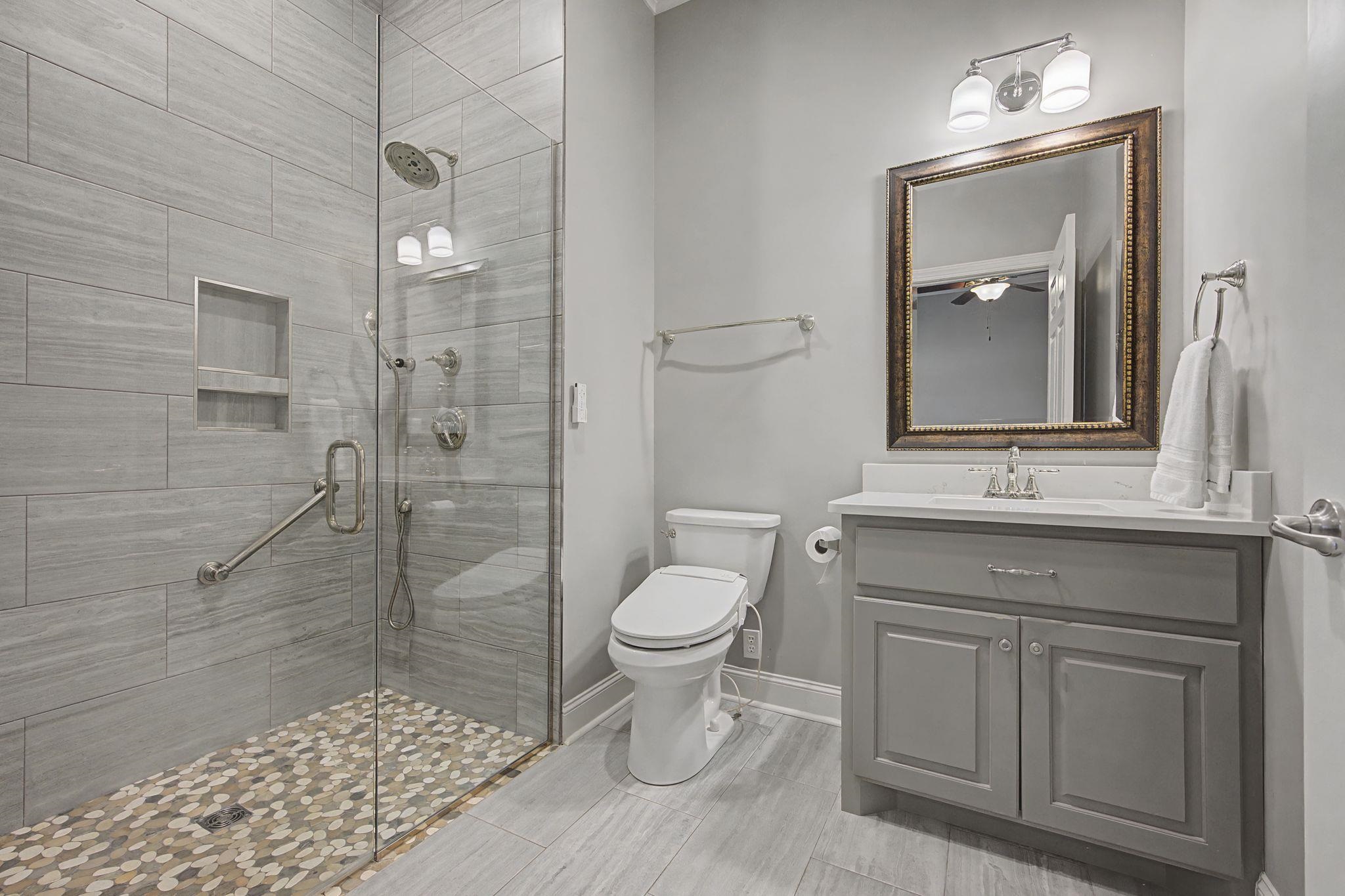 Florence, Alabama, 35634, United States, 3 Bedrooms Bedrooms, ,4 BathroomsBathrooms,Residential,Active,2022990