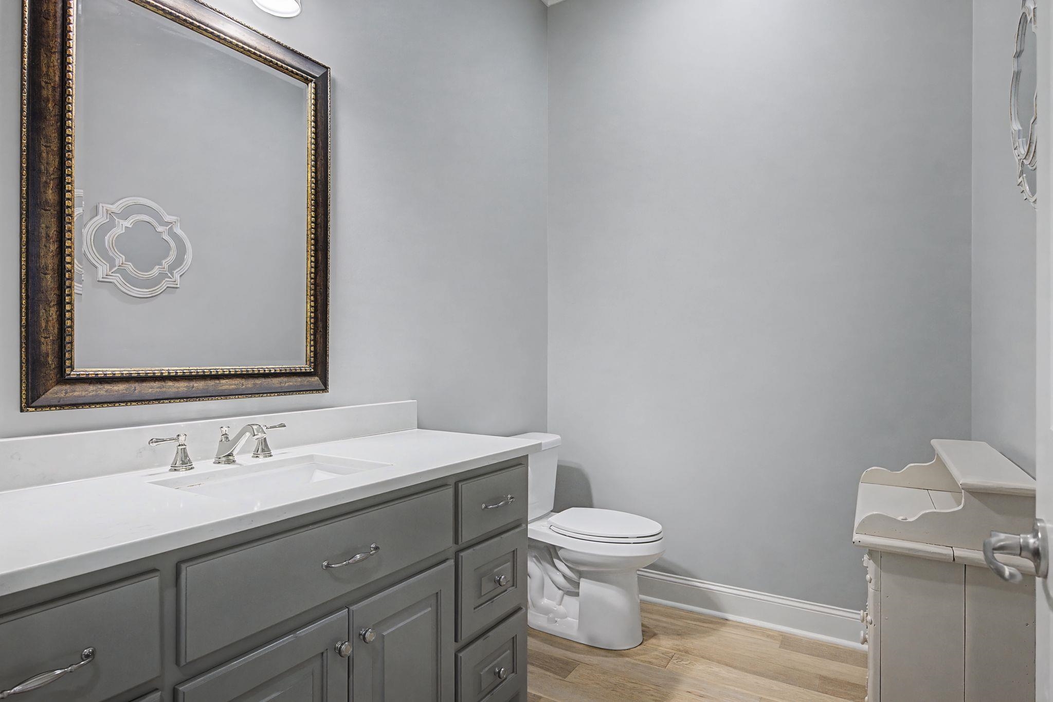 Florence, Alabama, 35634, United States, 3 Bedrooms Bedrooms, ,4 BathroomsBathrooms,Residential,Active,2022990