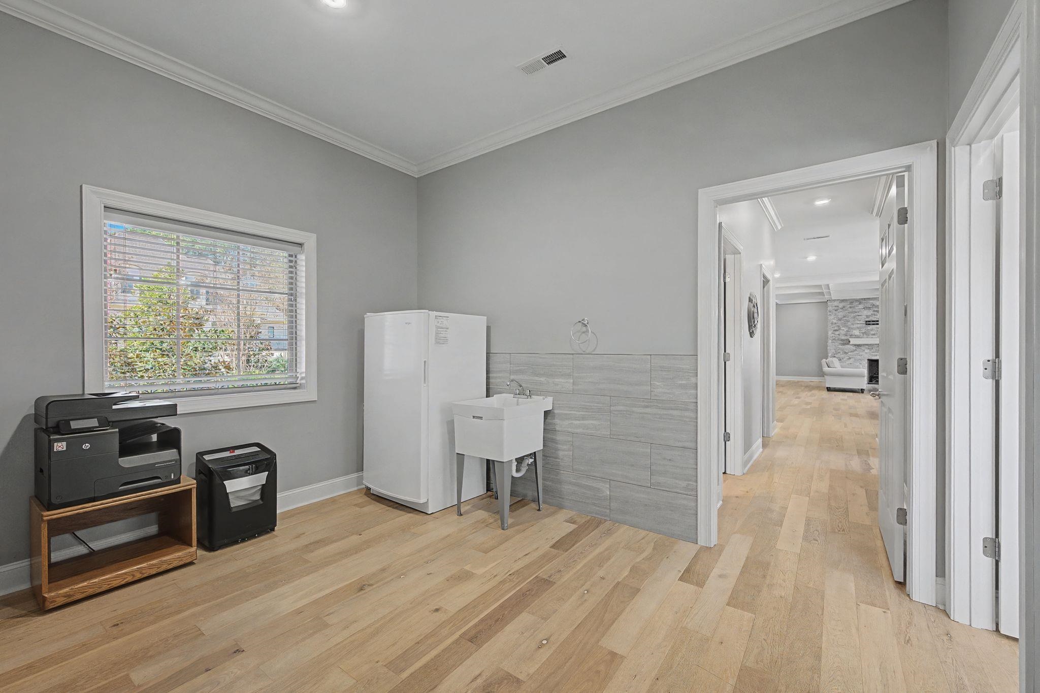 Florence, Alabama, 35634, United States, 3 Bedrooms Bedrooms, ,4 BathroomsBathrooms,Residential,Active,2022990