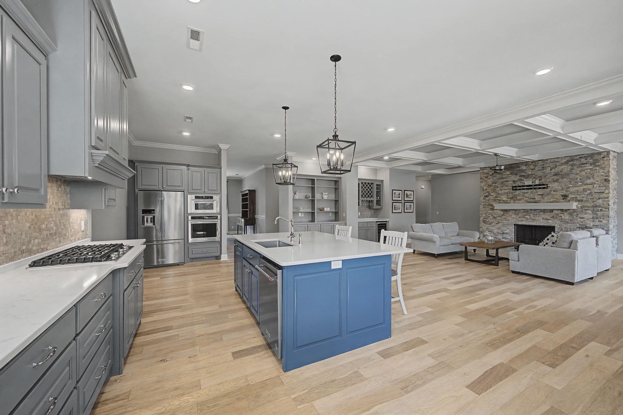 Florence, Alabama, 35634, United States, 3 Bedrooms Bedrooms, ,4 BathroomsBathrooms,Residential,Active,2022990