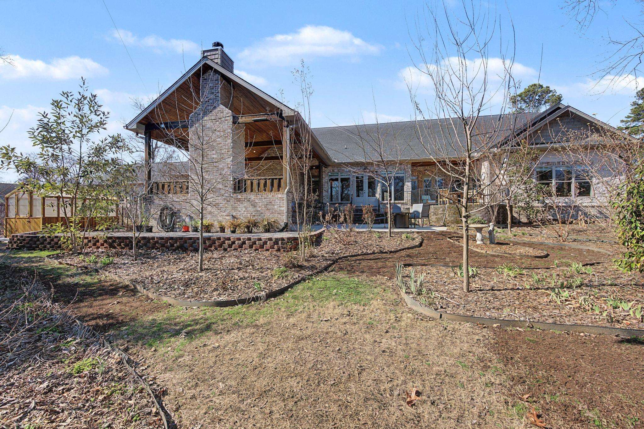 Florence, Alabama, 35634, United States, 3 Bedrooms Bedrooms, ,4 BathroomsBathrooms,Residential,Active,2022990