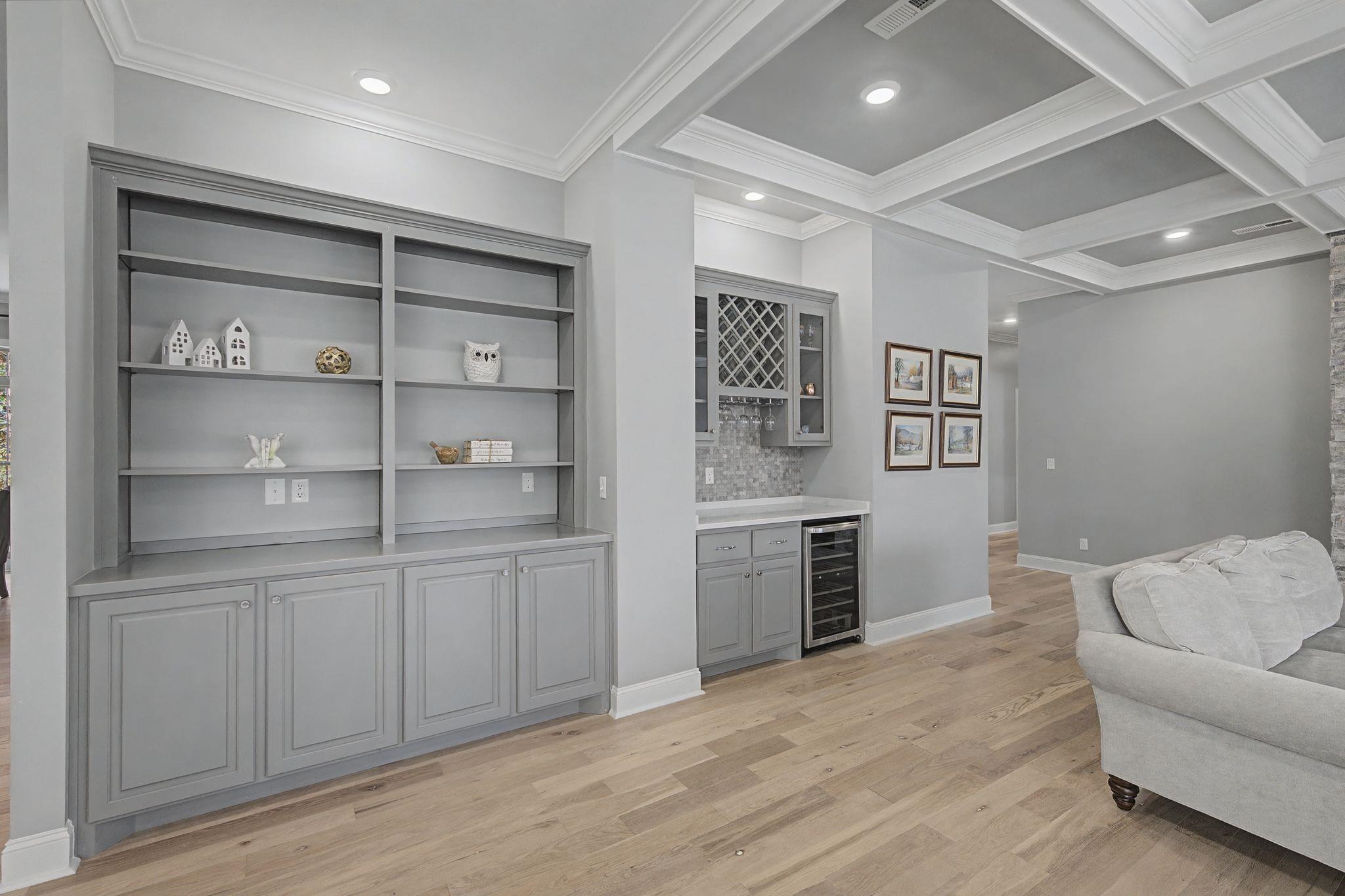 Florence, Alabama, 35634, United States, 3 Bedrooms Bedrooms, ,4 BathroomsBathrooms,Residential,Active,2022990