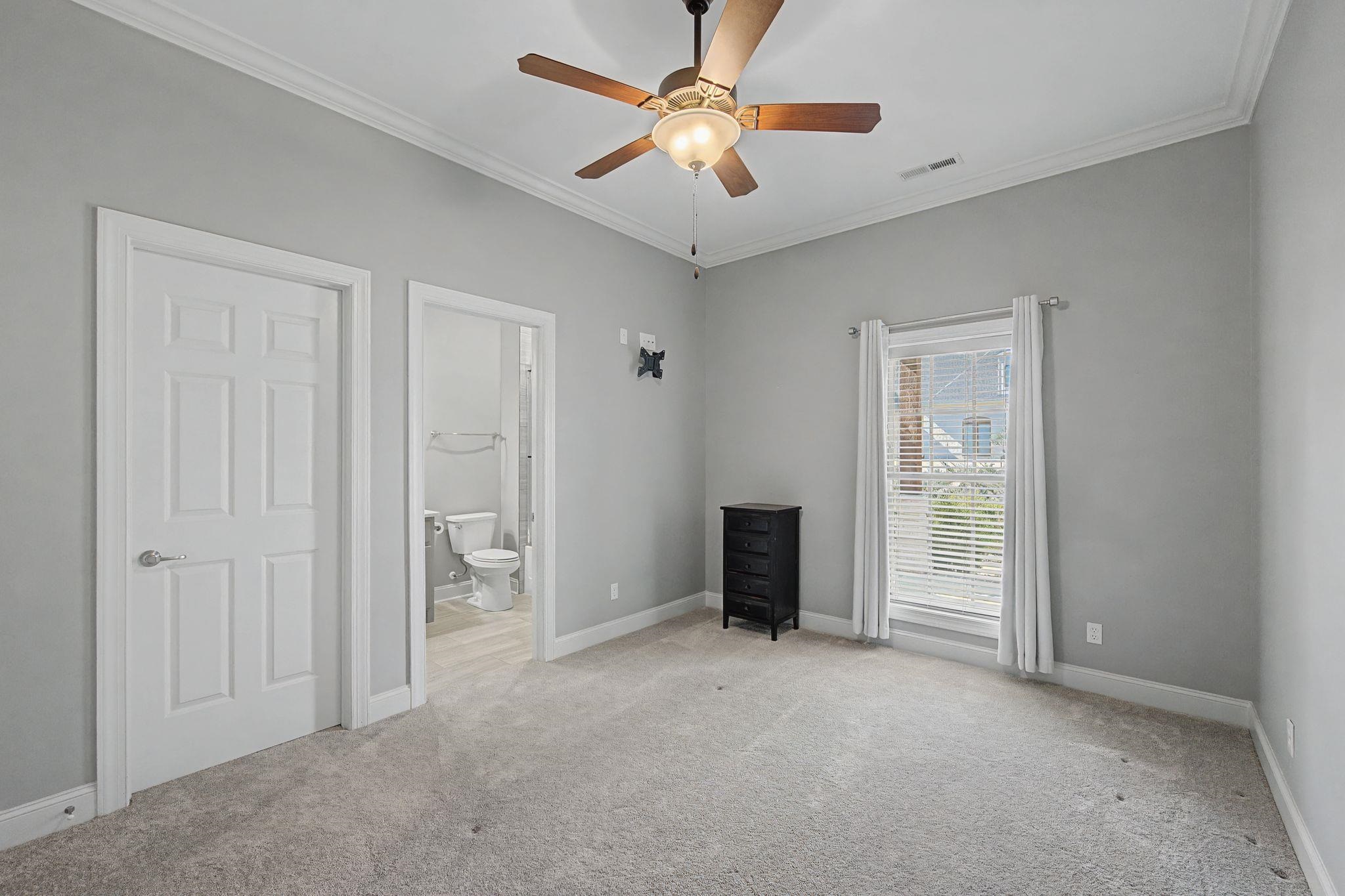 Florence, Alabama, 35634, United States, 3 Bedrooms Bedrooms, ,4 BathroomsBathrooms,Residential,Active,2022990
