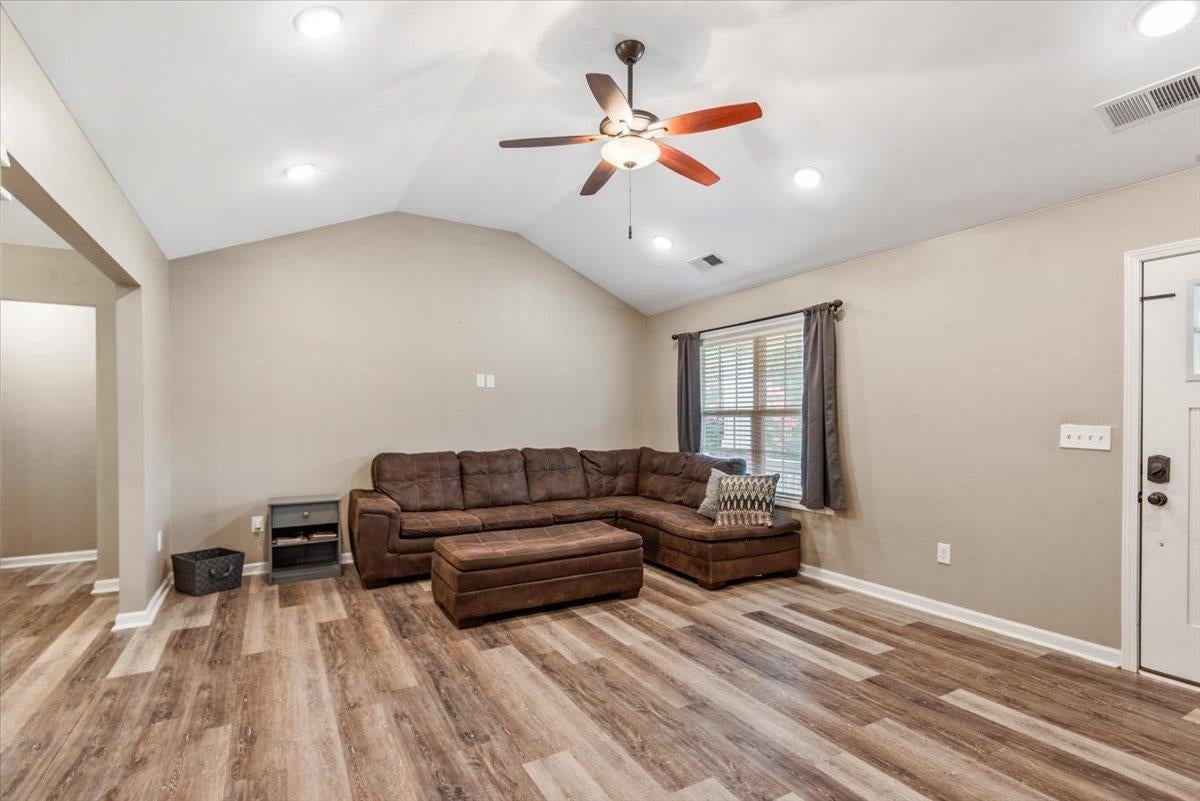 210 Co Rd 1210