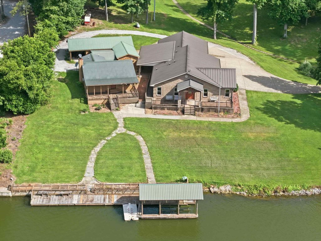 Photo of 10008 Motter Dr, Athens, AL 35611 (MLS # 529826)