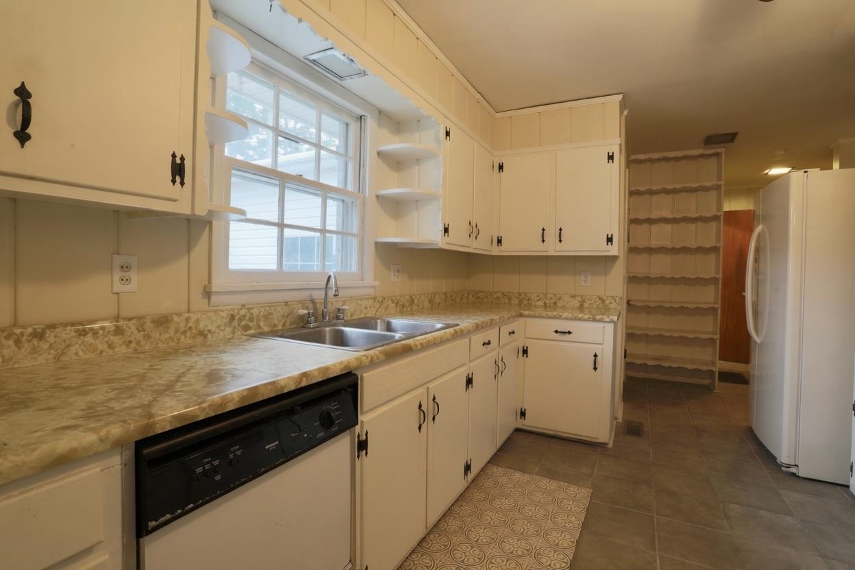 1208 Rickwood Rd - Photo 3