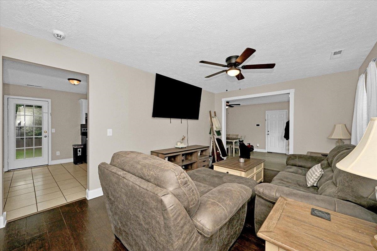 506 Greenbrier Dr