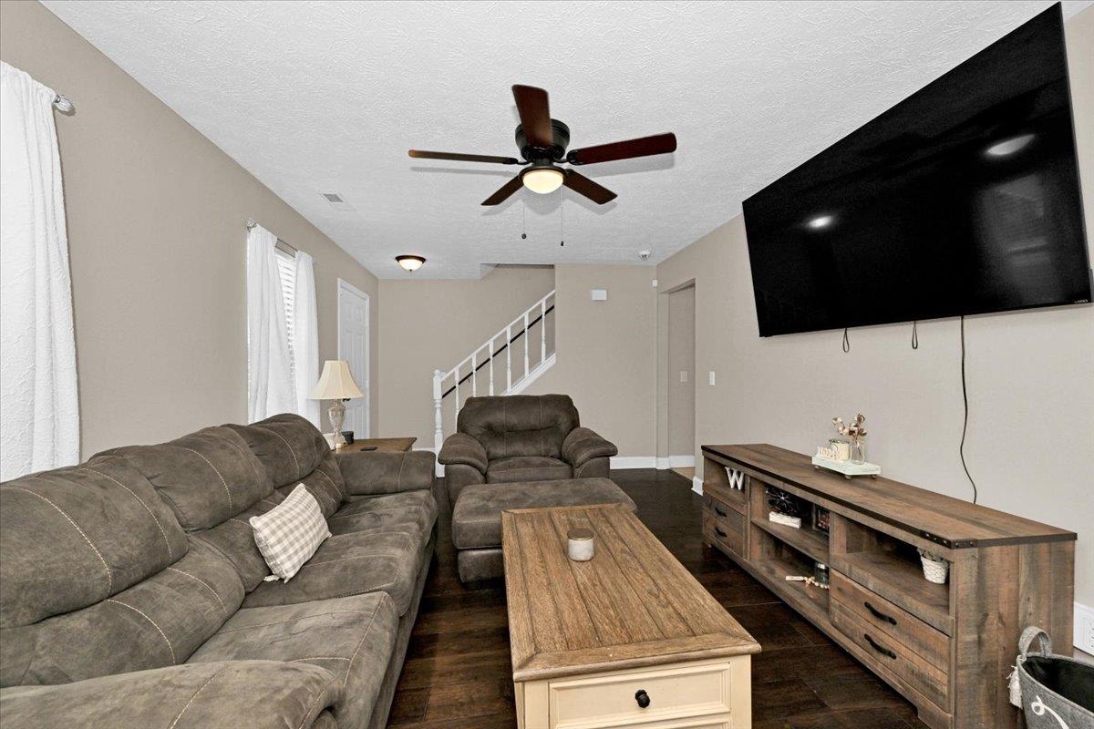 506 Greenbrier Dr