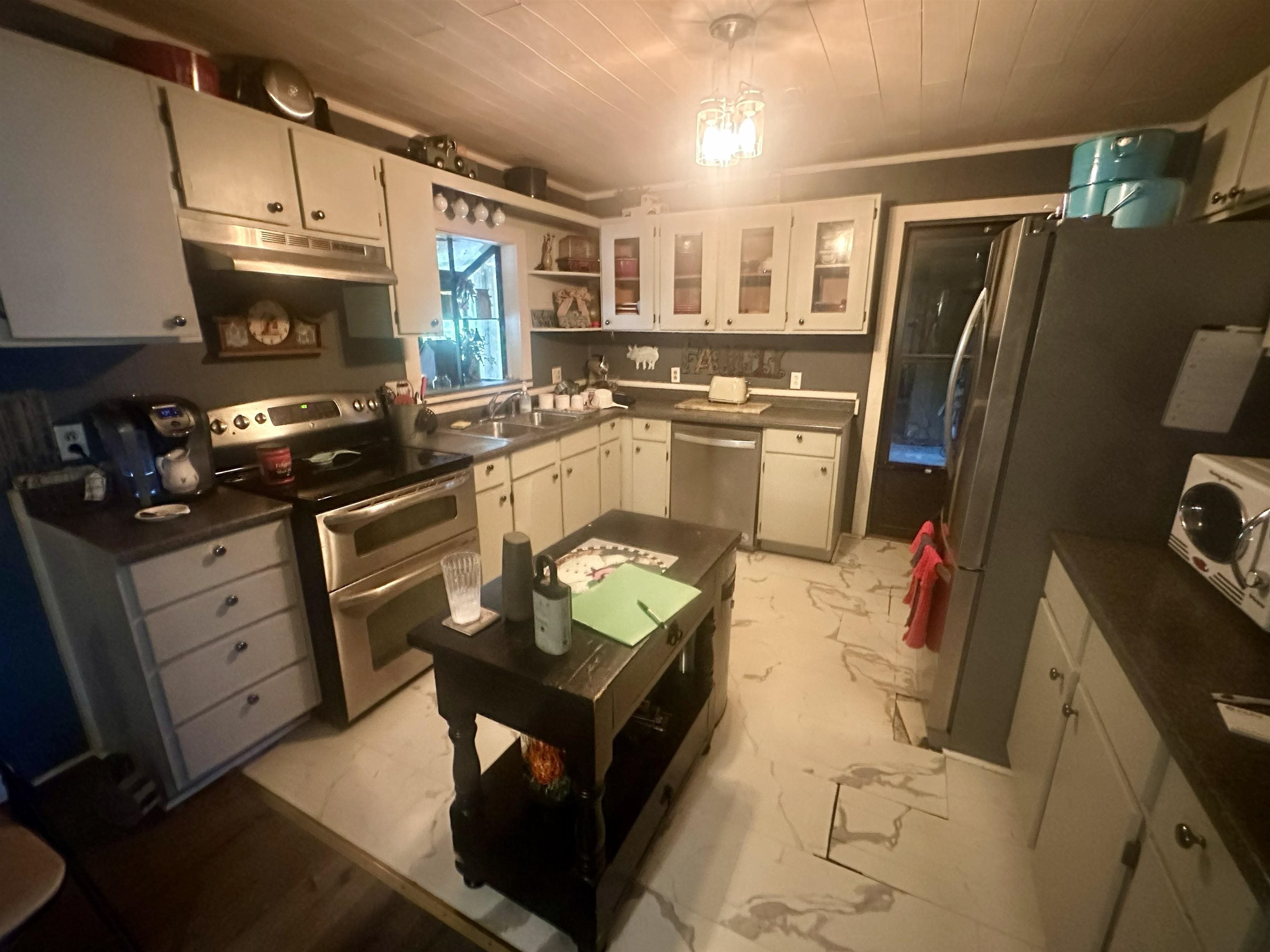 405 Brotherton - Photo 2
