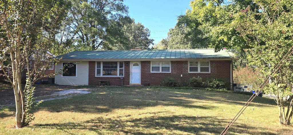 Photo of 421 N Patton St, Florence, AL 35630 (MLS # 531728)