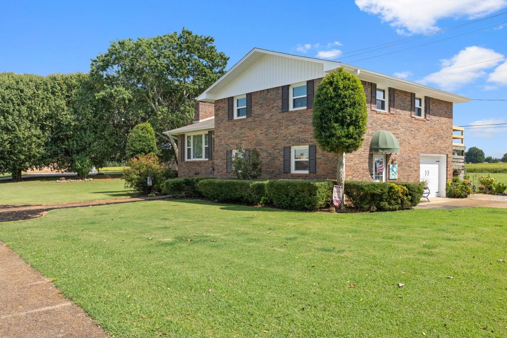 Photo of 300 Monroe Ave, Muscle Shoals, AL 35661 (MLS # 530998)