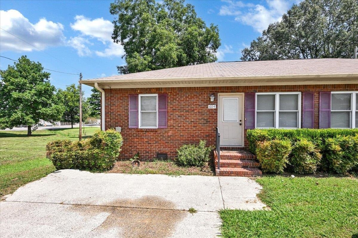 604/606 6th Ave