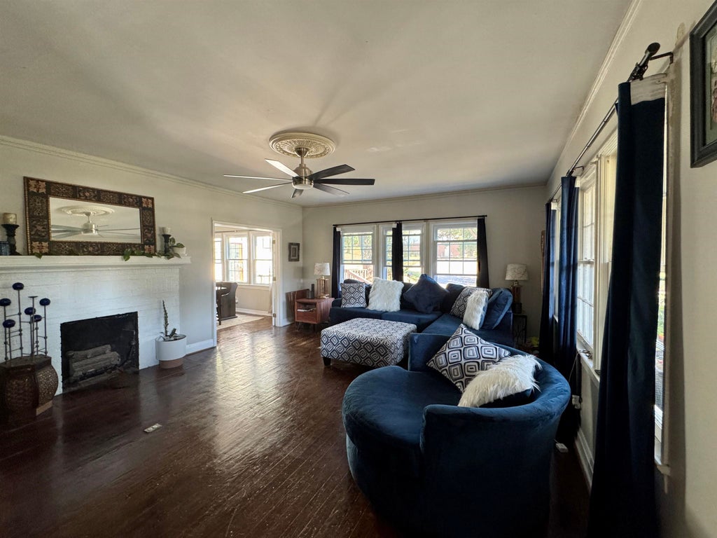 Photo of 2418 Old Cloverdale Rd, Florence, AL 35630 (MLS # 531566)