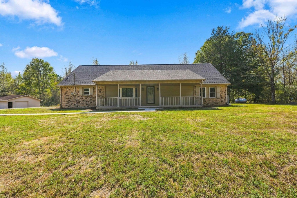 Photo of 144 Moore Rd, Russellville, AL 35653 (MLS # 531870)