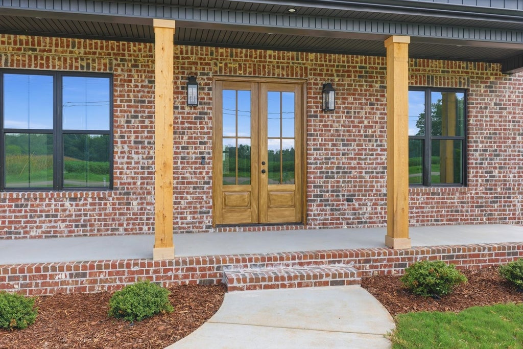 Photo of 2574 Old Hwy 20, Tuscumbia, AL 35674 (MLS # 531780)