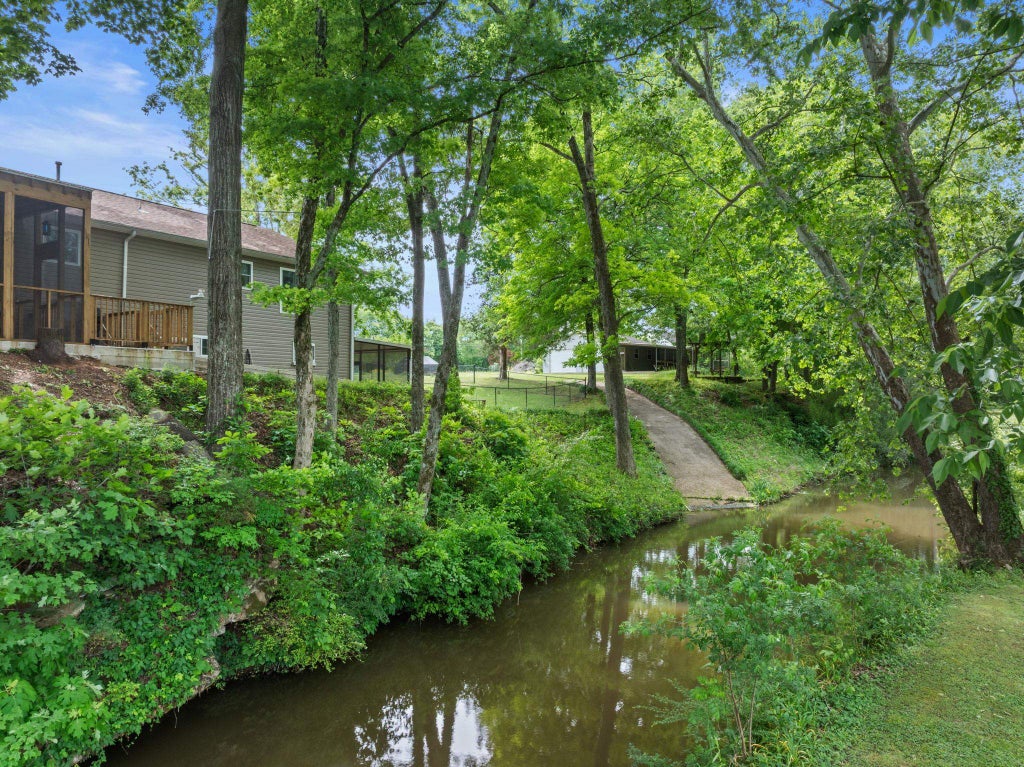 Photo of 367 Co Rd 416, Killen, AL 35645 (MLS # 531108)