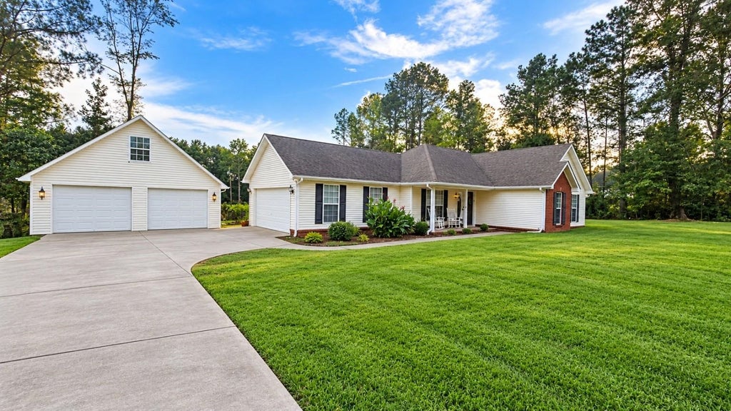 Photo of 81 Janice Ln, Florence, AL 35633 (MLS # 531882)