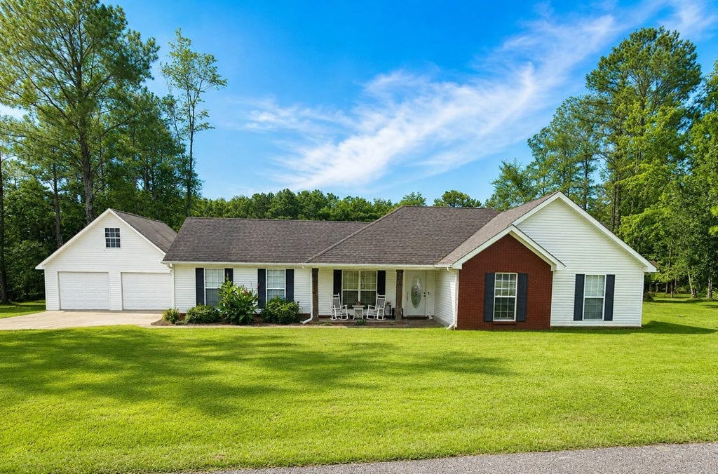 Photo of 81 Janice Ln, Florence, AL 35633 (MLS # 531882)