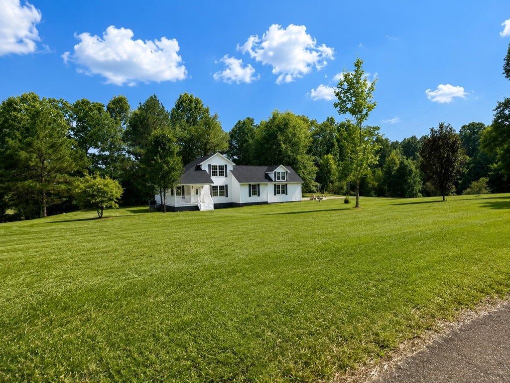 Photo of 1879 Cotton Gin Rd, Russellville, AL 35654 (MLS # 529828)