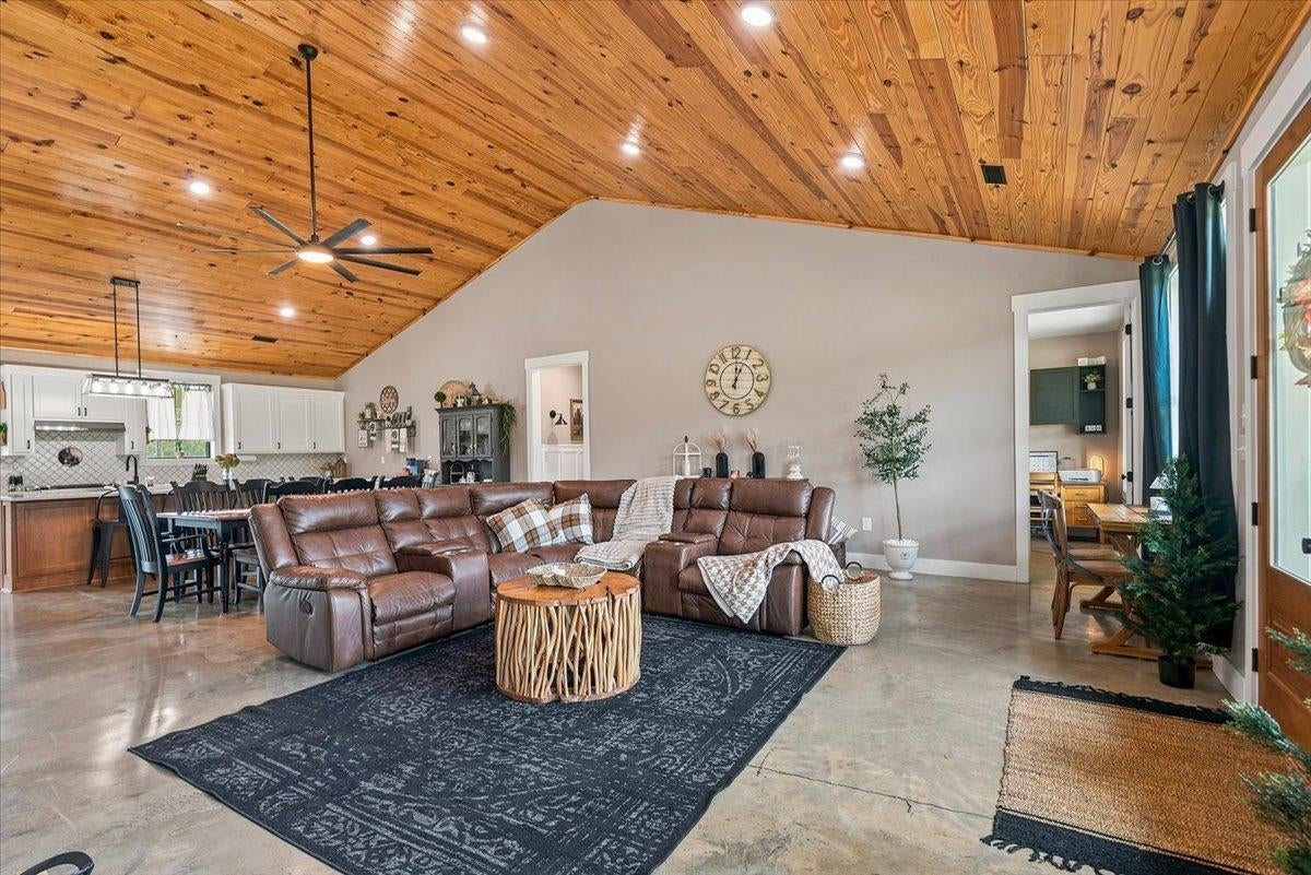 719 Co Rd 62
