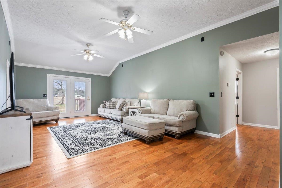 97 Pond View Dr
