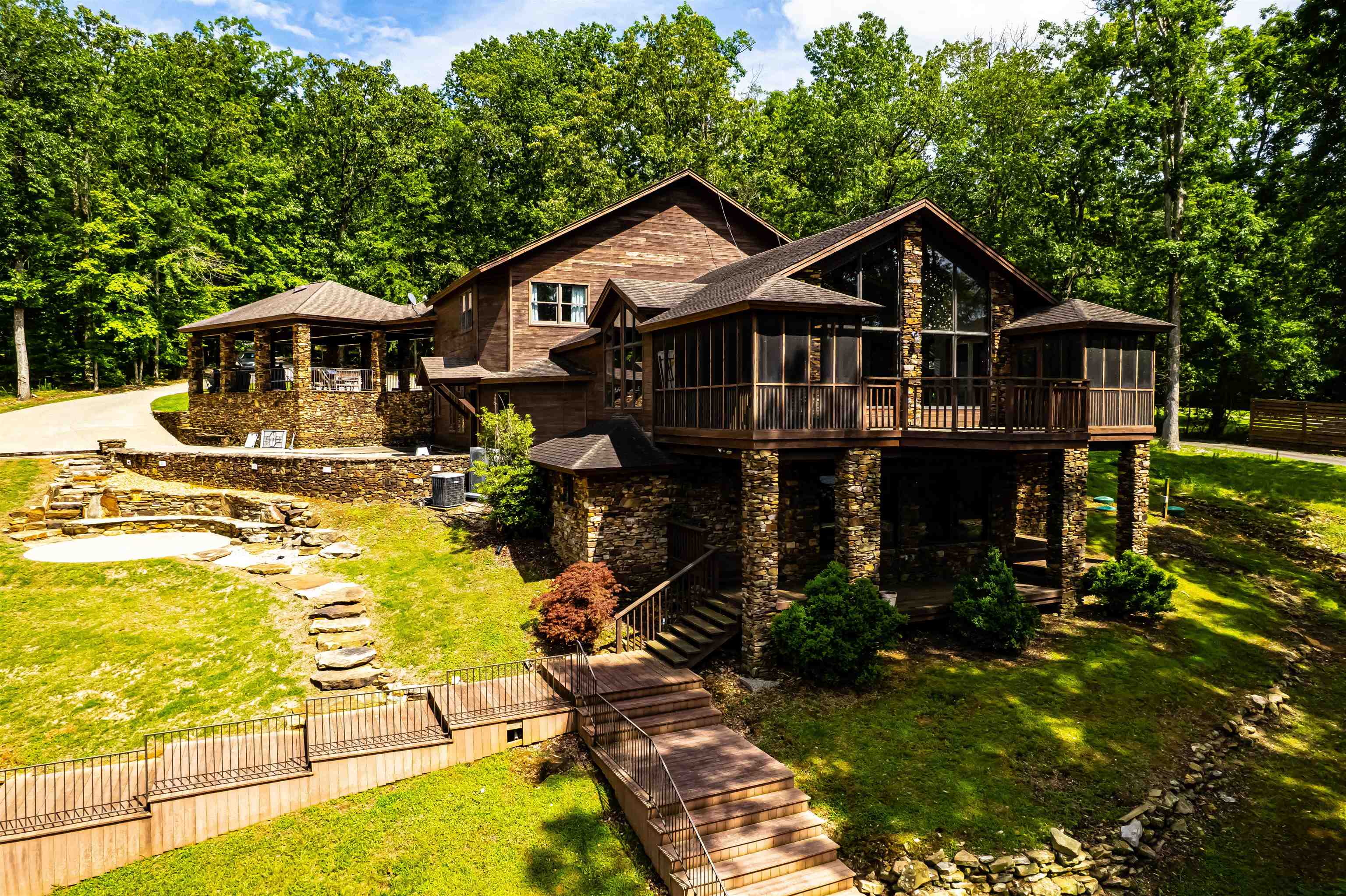 90 Fox Run Ct
