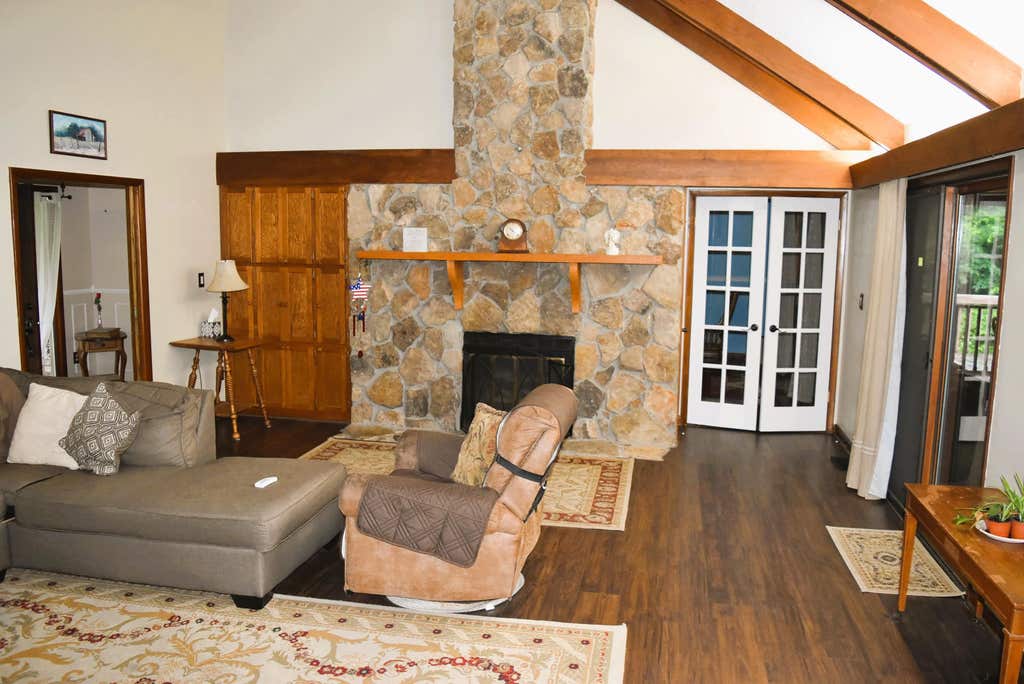 Photo of 109 Margaret Cv, Florence, AL 35634 (MLS # 529594)