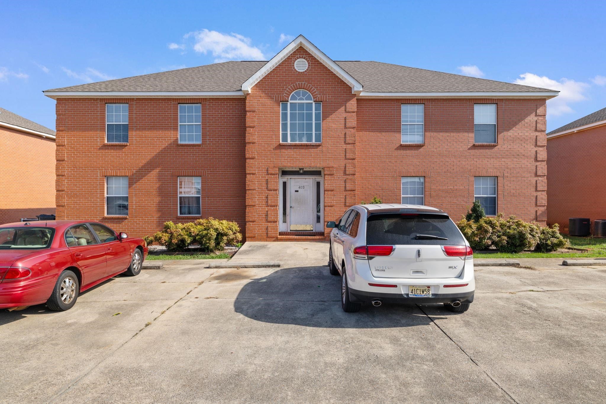 400-411 E Pershing Ave