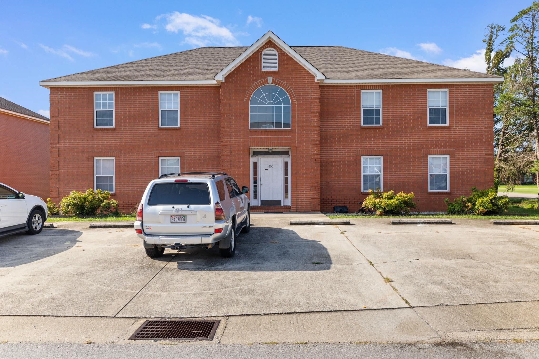 400-411 E Pershing Ave