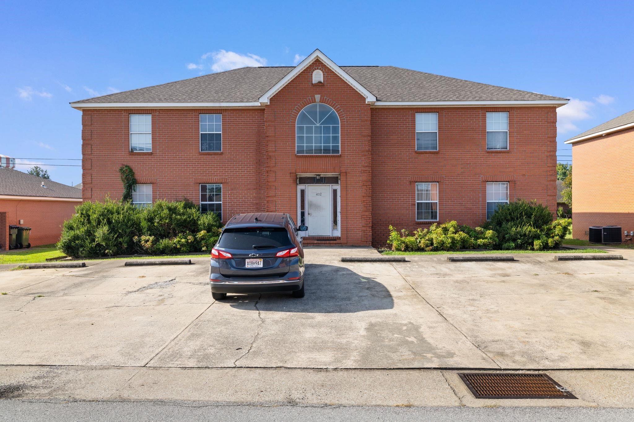 400-411 E Pershing Ave