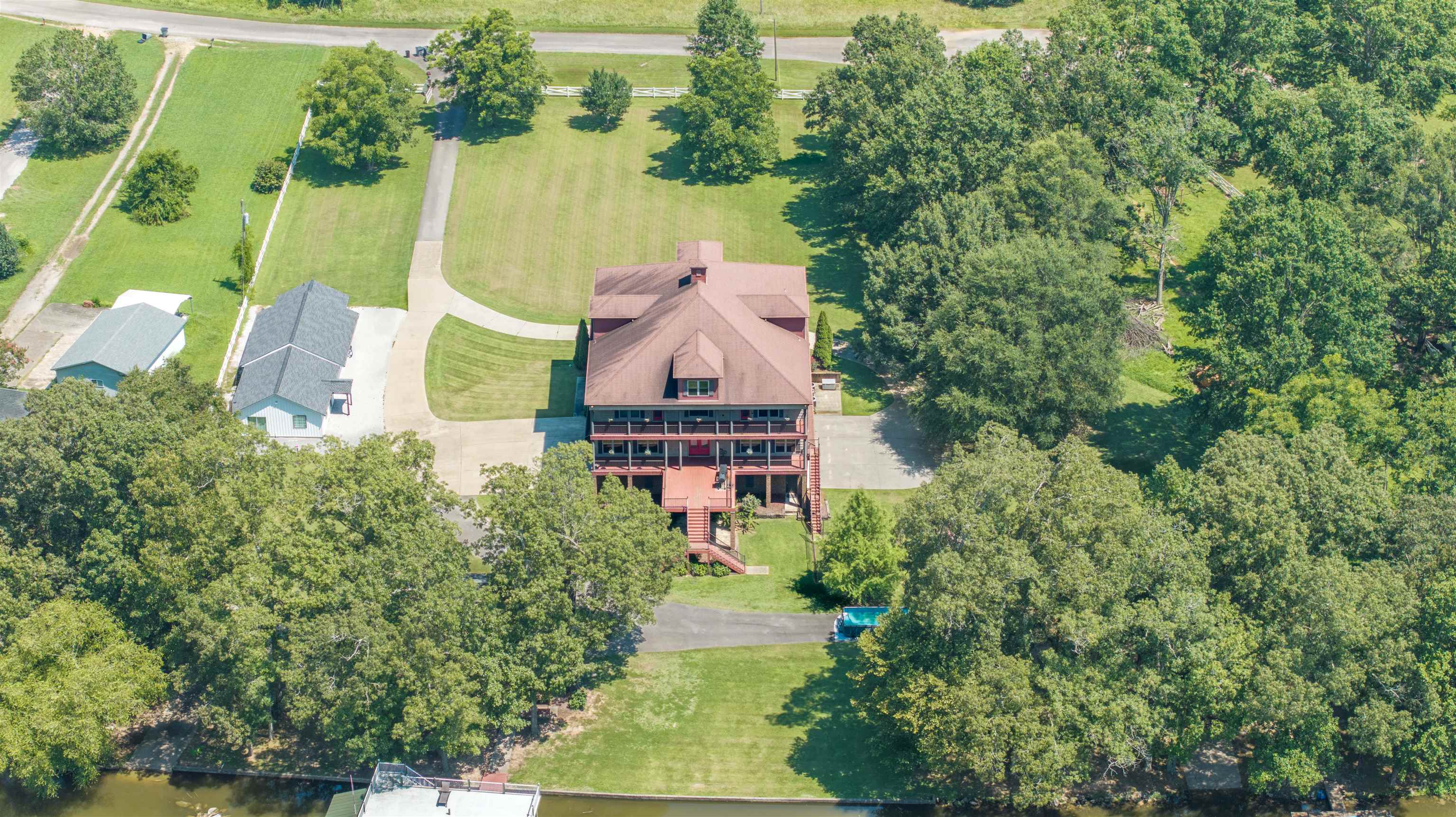 135 Bluewater Lndg