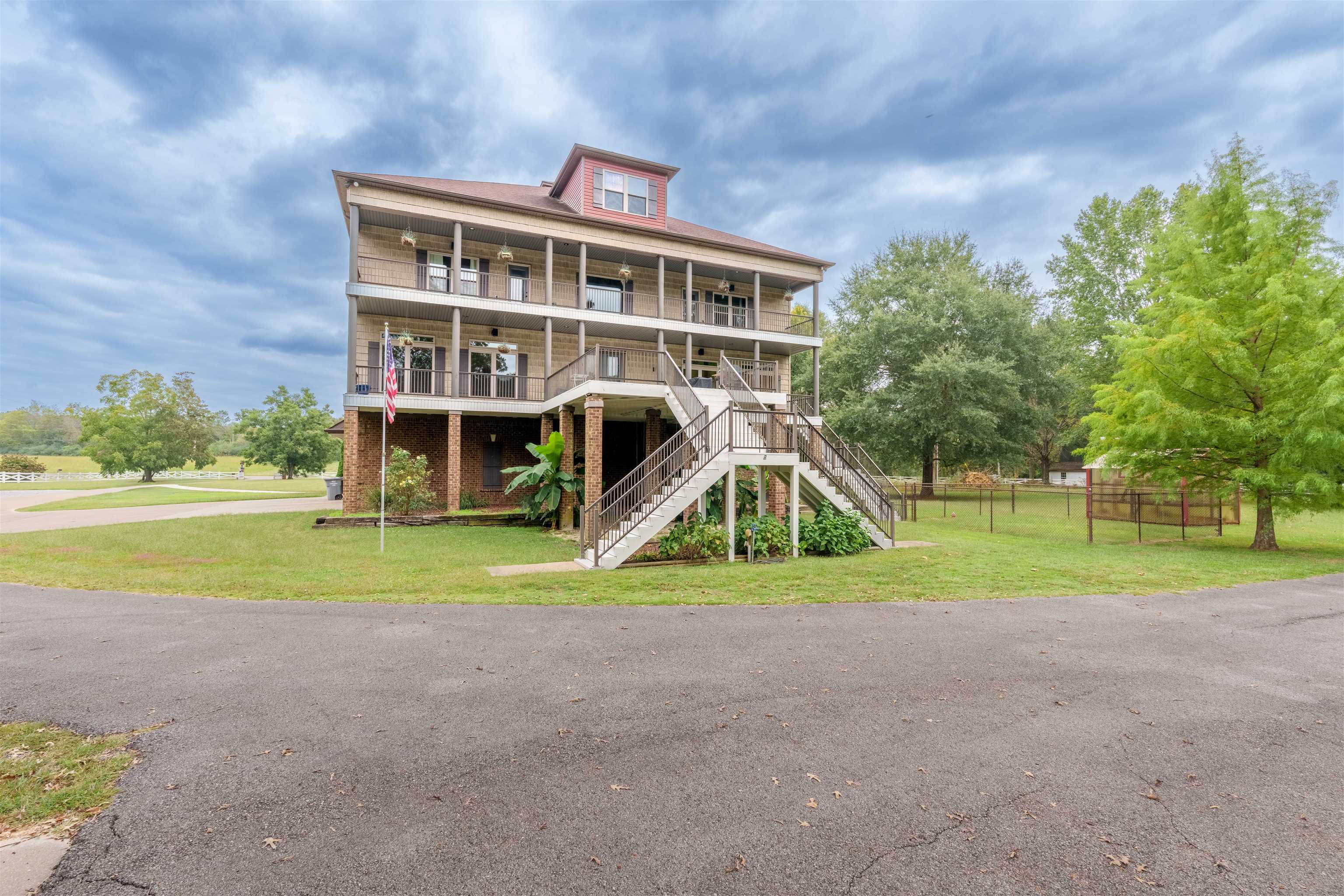 135 Bluewater Lndg