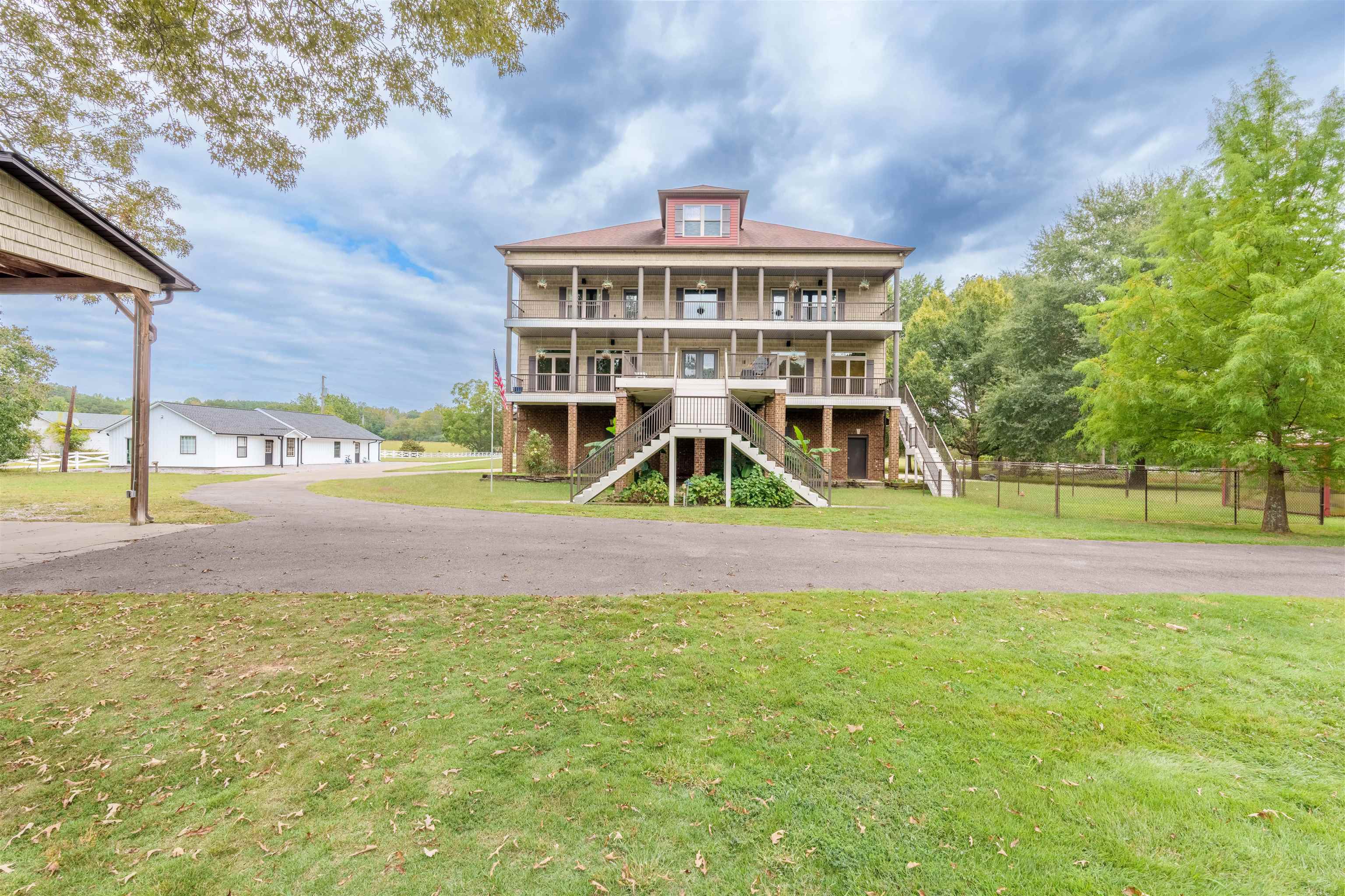 135 Bluewater Lndg