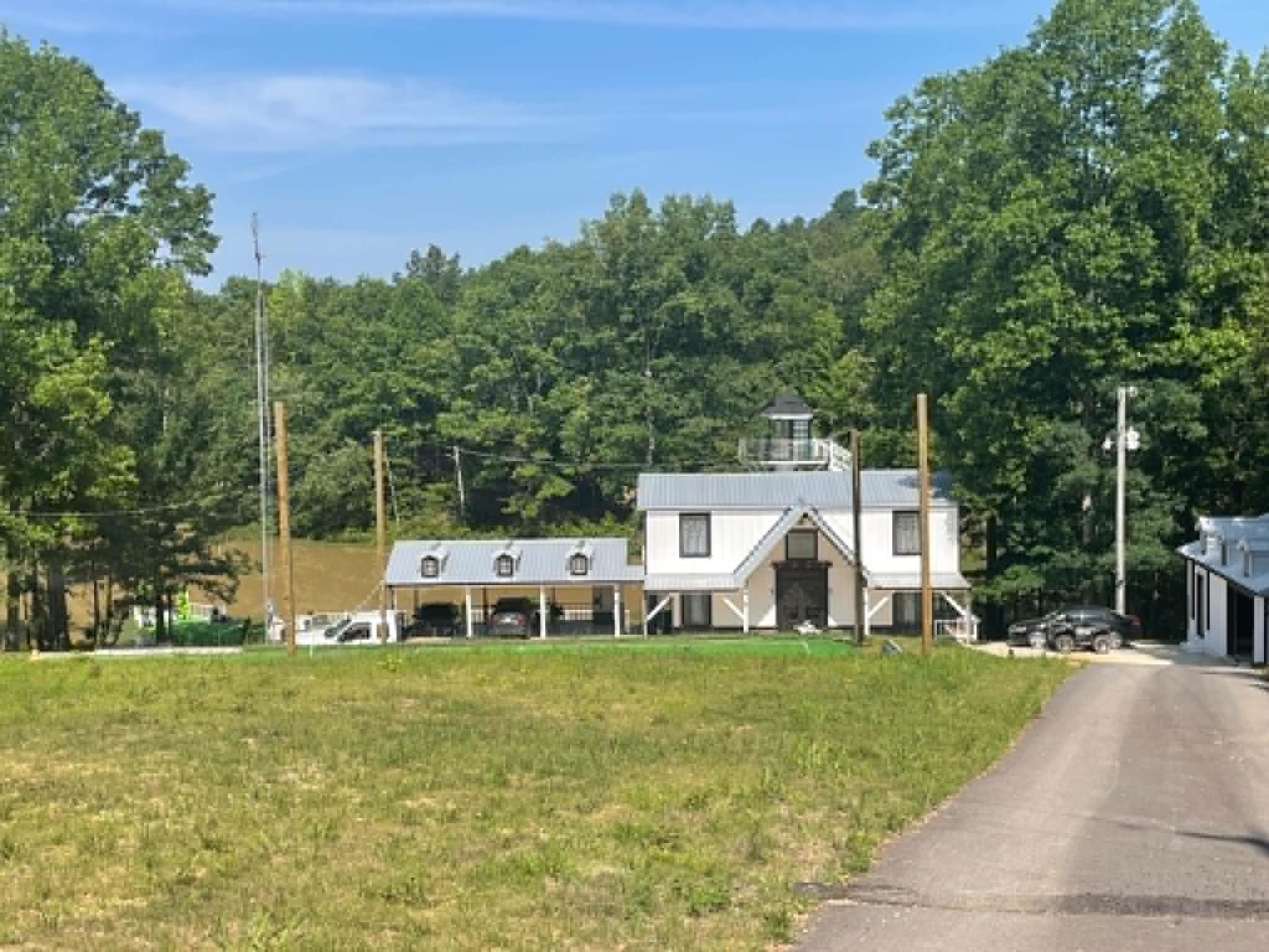 550 Avery Rd