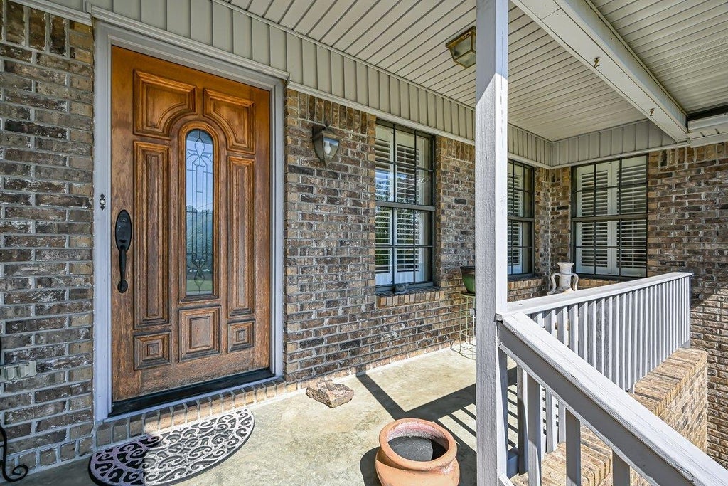 Photo of 1517 Barton Dr NE, Cullman, AL 35055 (MLS # 531819)