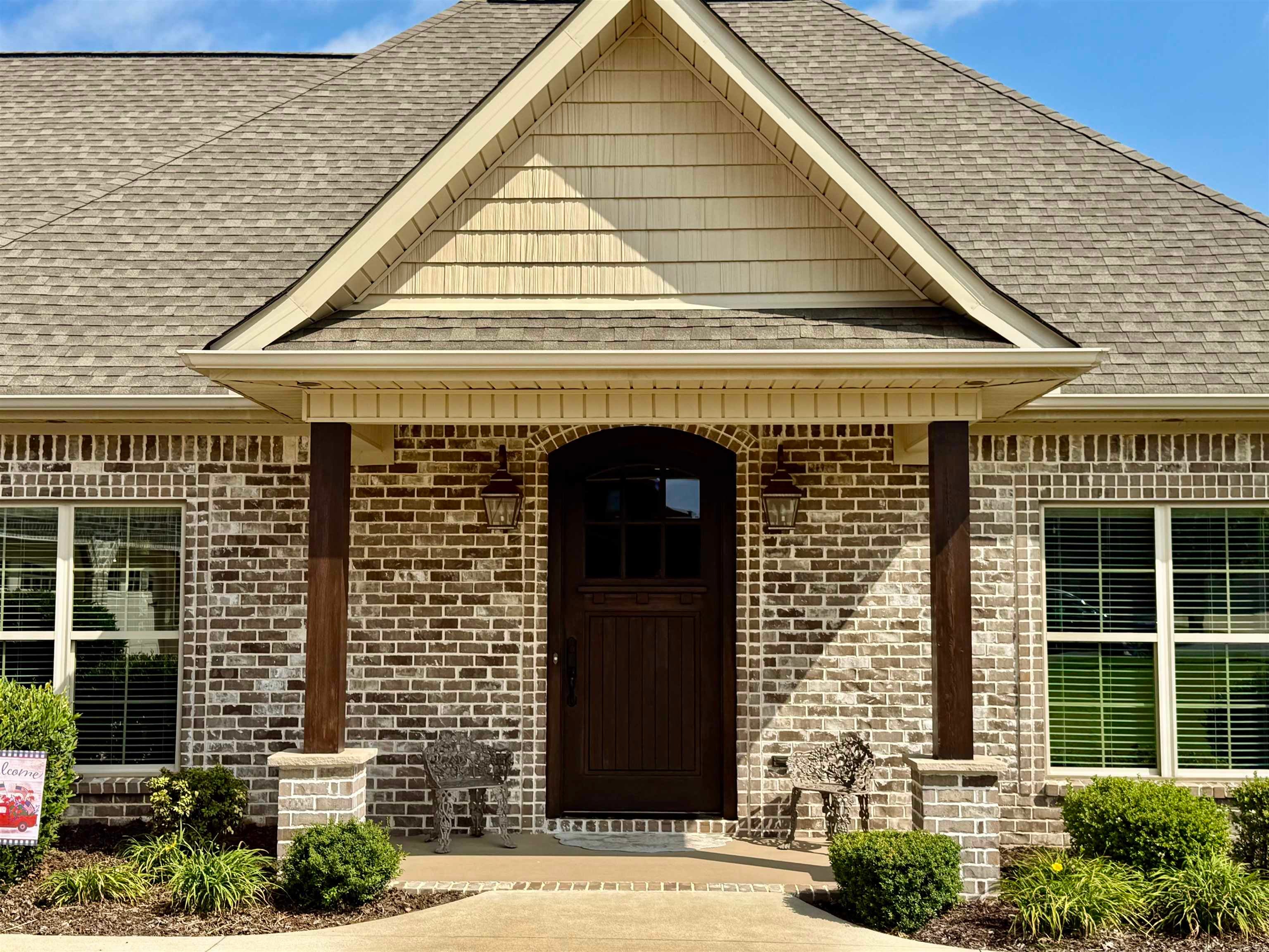 1209 Woodridge Ct