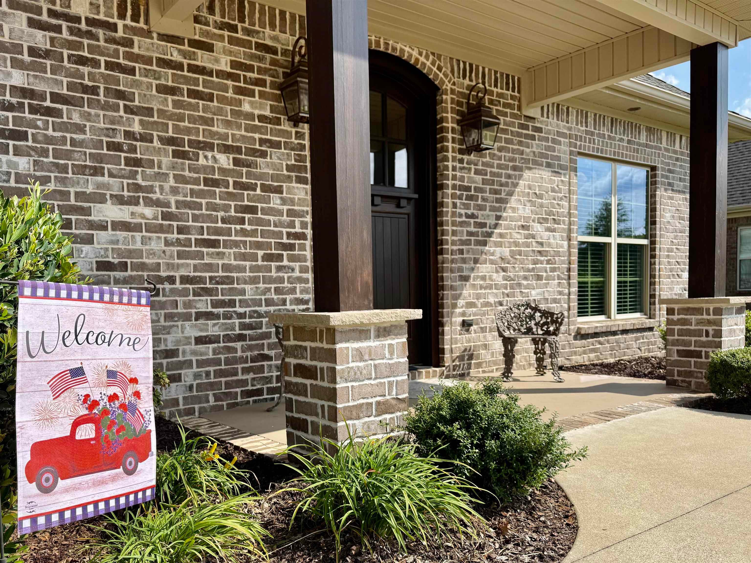 1209 Woodridge Ct