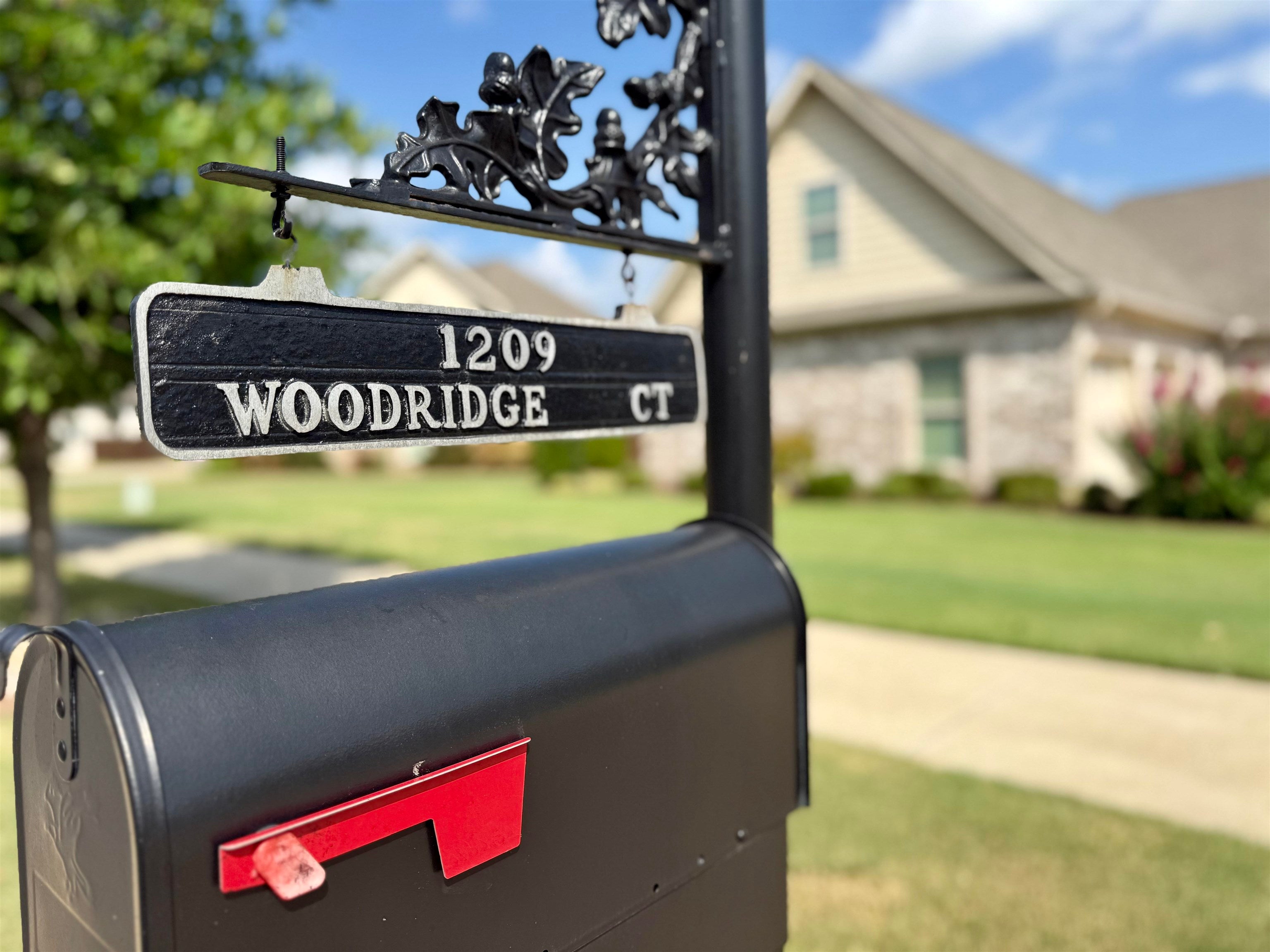 1209 Woodridge Ct
