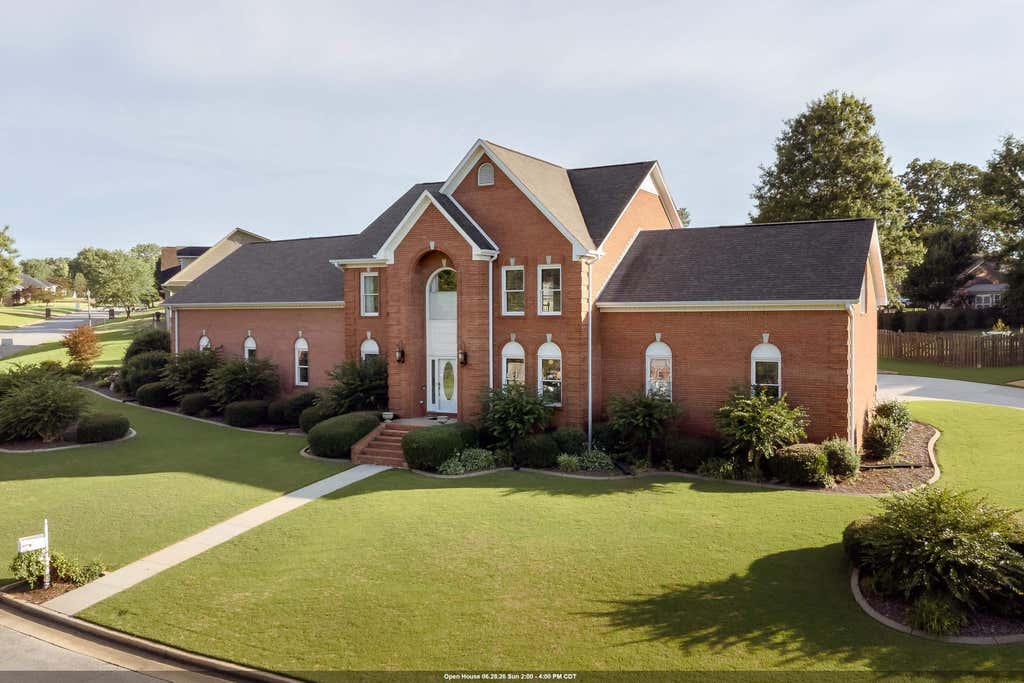 Photo of 111 Stoney Creek Dr, Florence, AL 35633 (MLS # 529543)