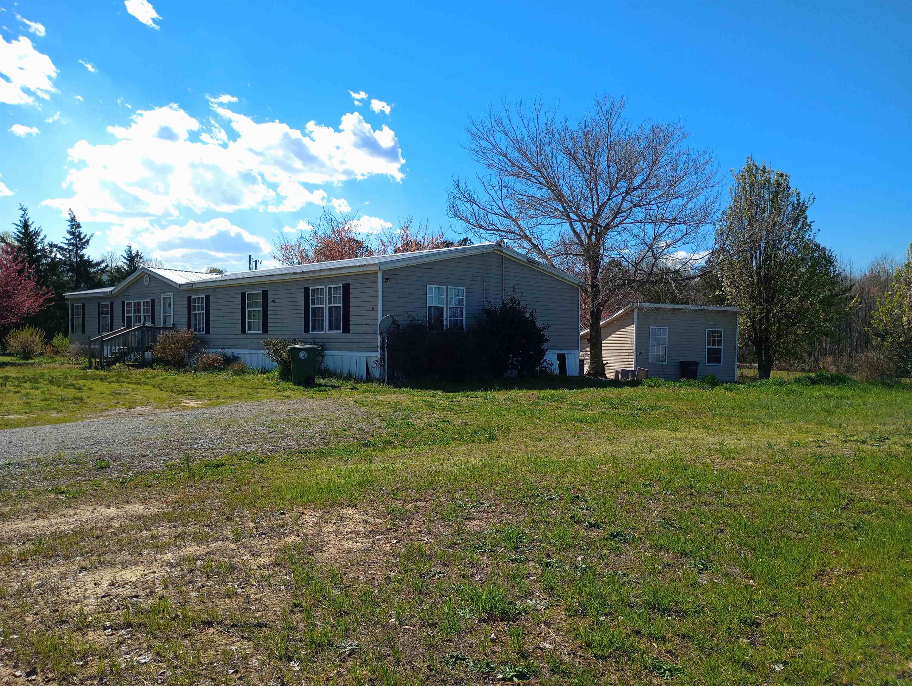 701 Cemetary Rd